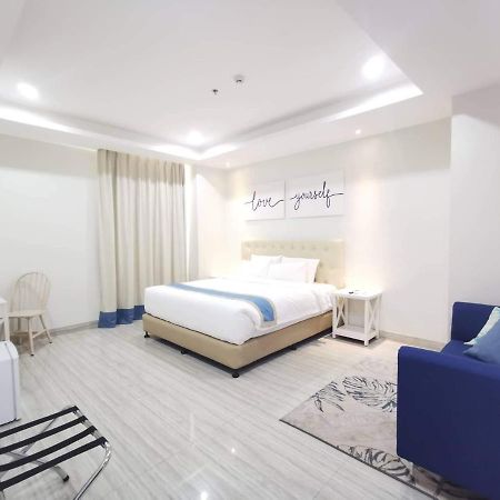 Hampton Suites Davao City Esterno foto