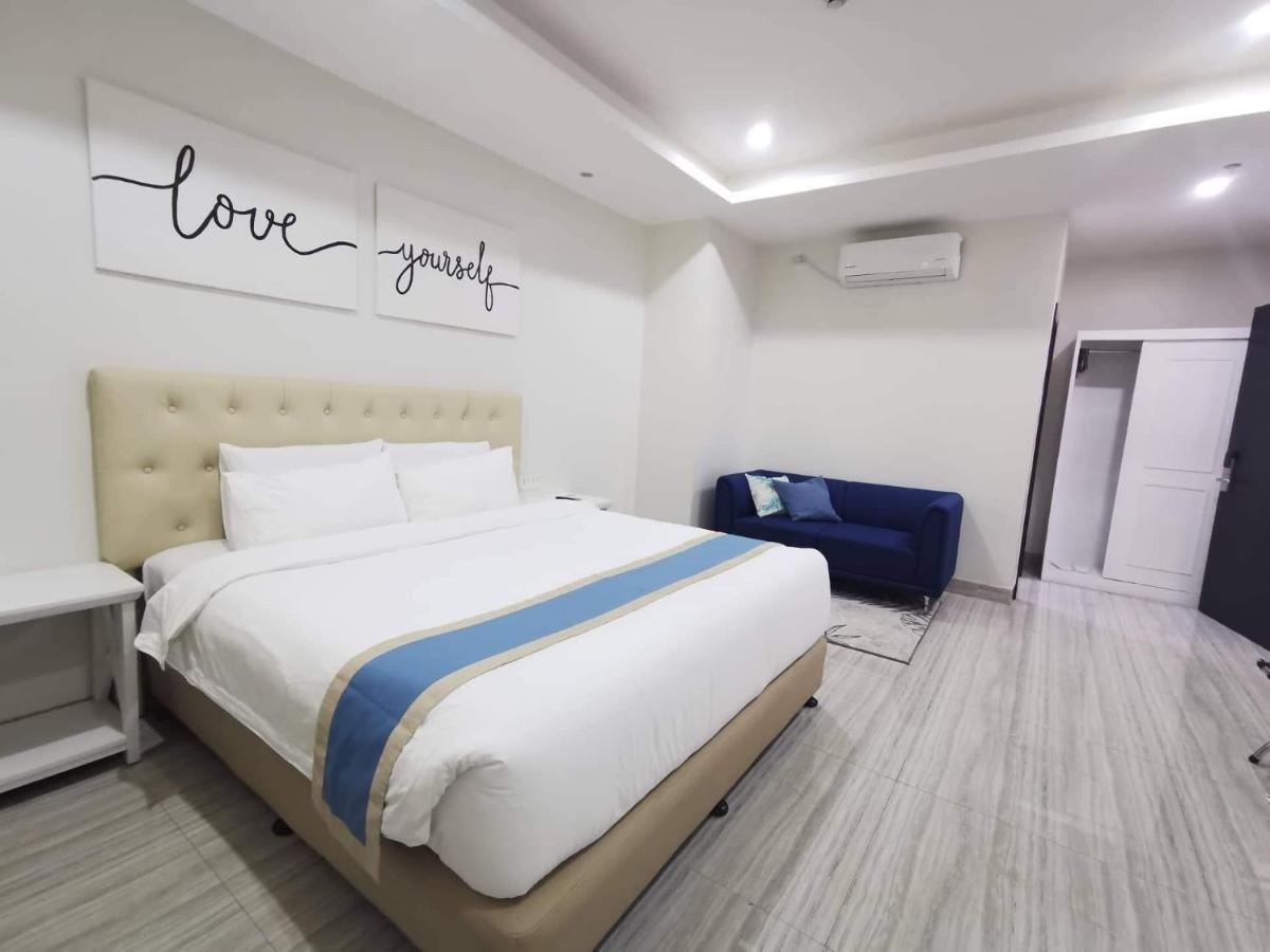 Hampton Suites Davao City Esterno foto