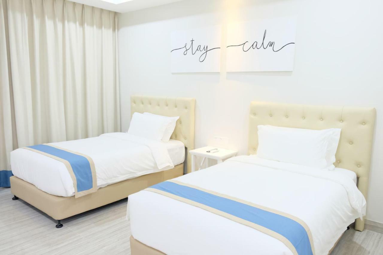 Hampton Suites Davao City Esterno foto