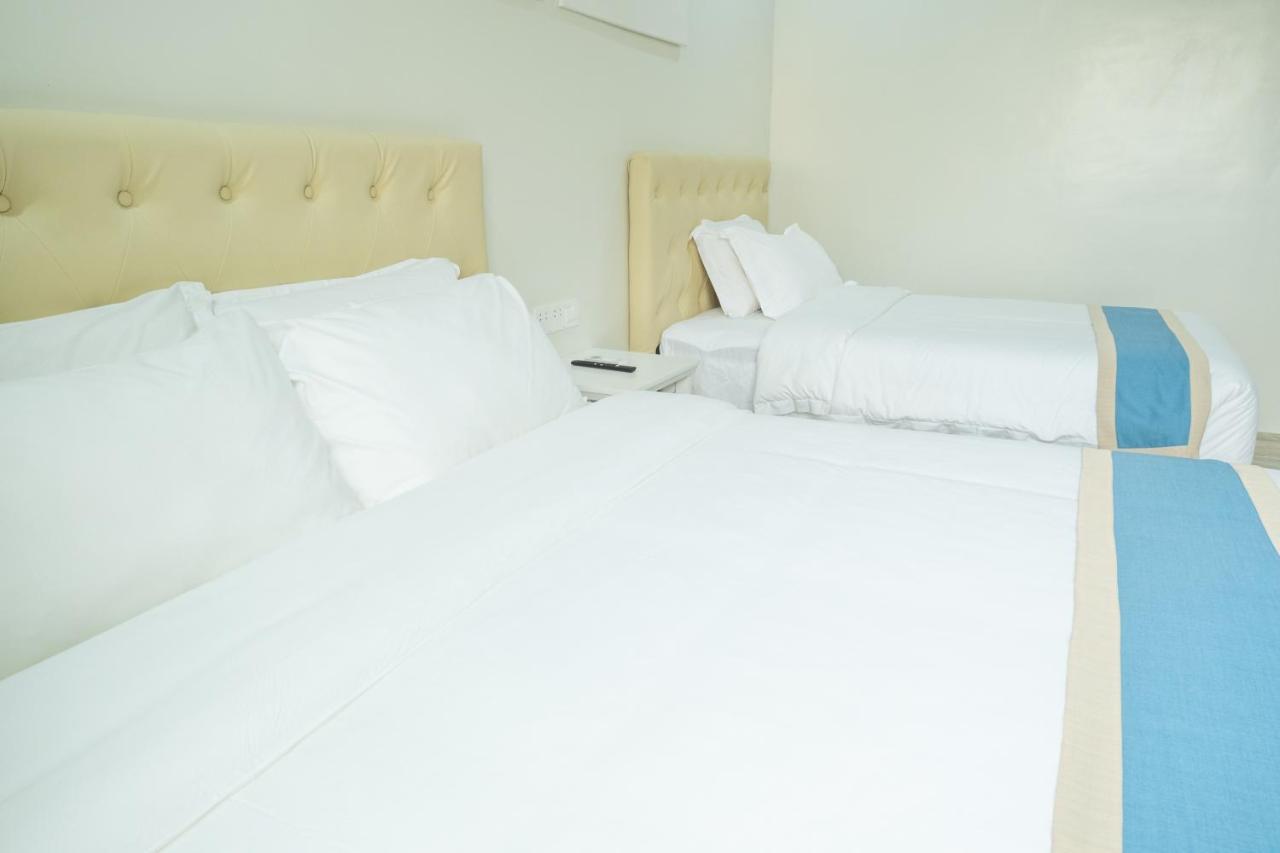 Hampton Suites Davao City Esterno foto
