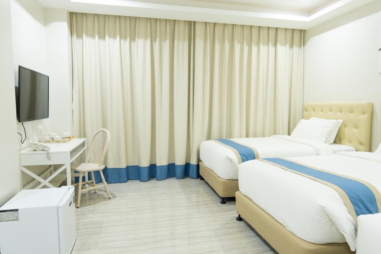 Hampton Suites Davao City Esterno foto