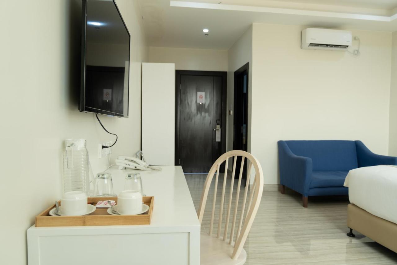 Hampton Suites Davao City Esterno foto