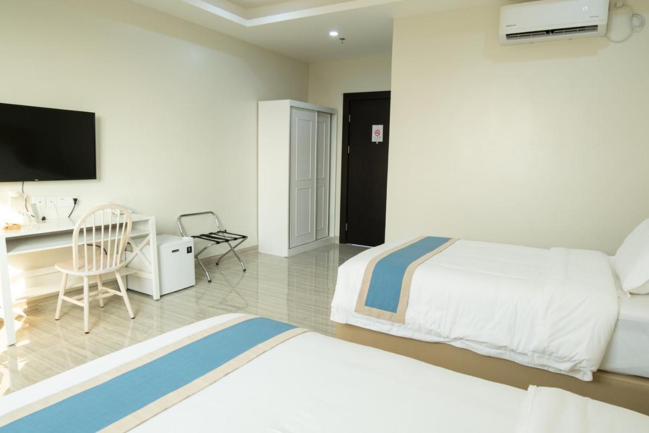 Hampton Suites Davao City Esterno foto