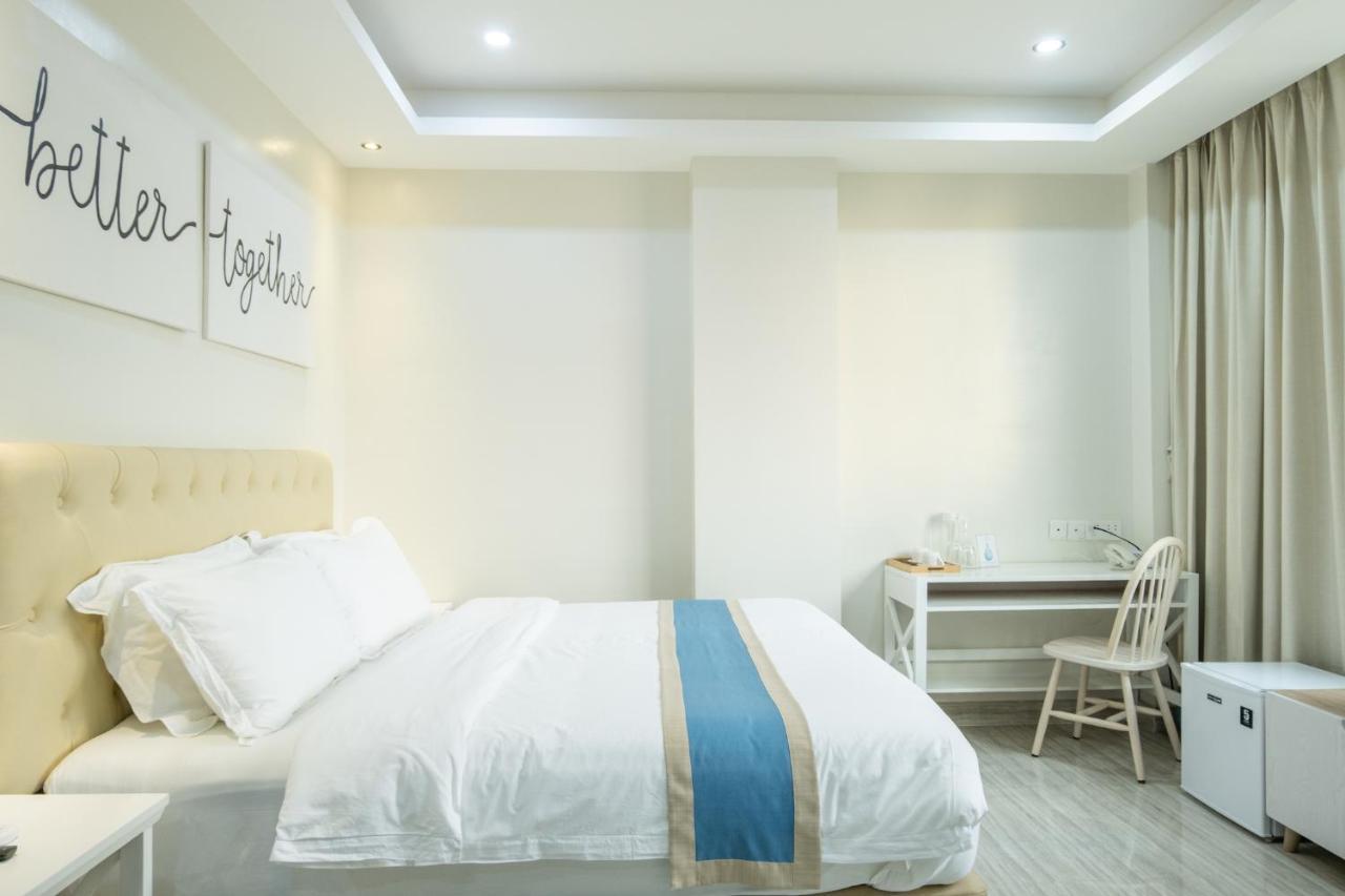 Hampton Suites Davao City Esterno foto